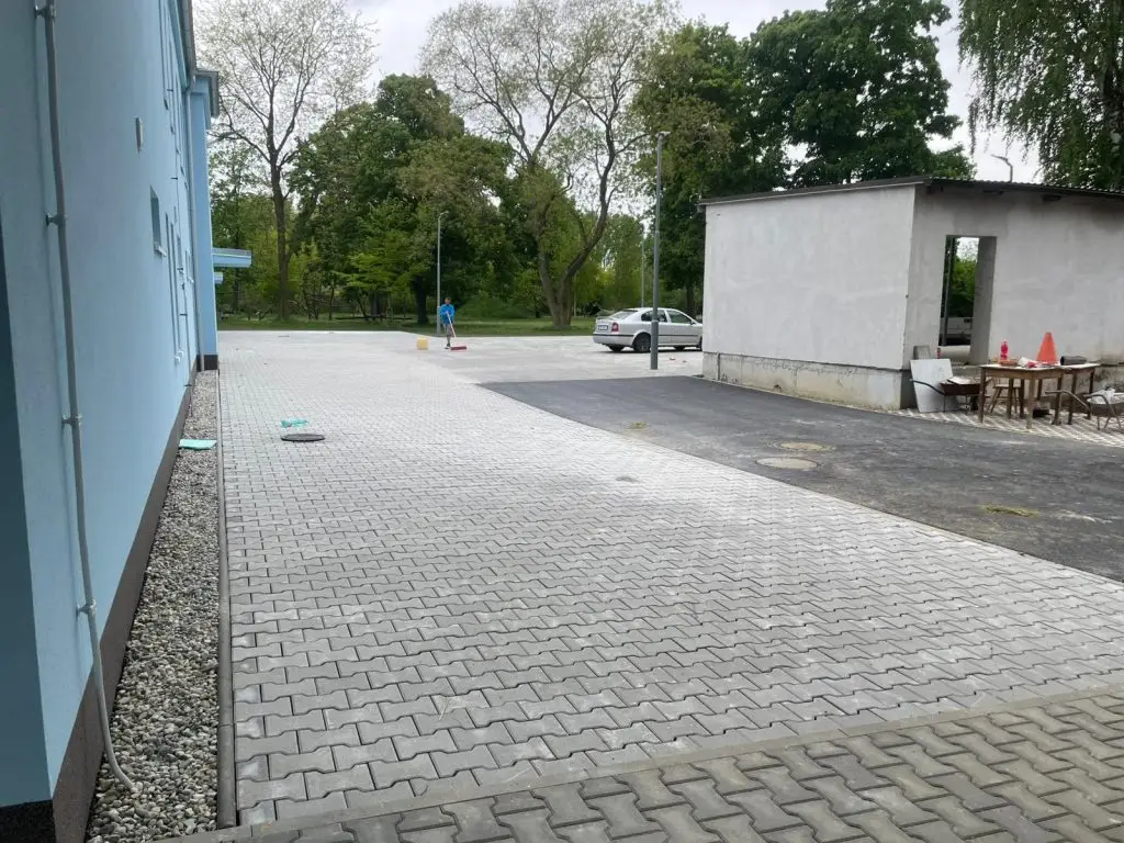 Zámková dlažba – obec Němčice n. Hanou